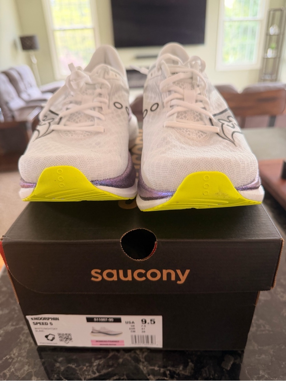 Saucony Endorphin Speed 5 women’s 9.5 NWB